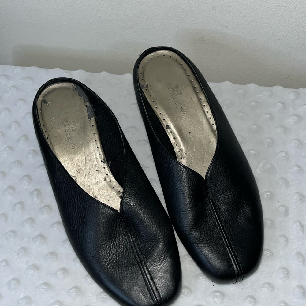 Soft, black leather mules, 1” heel